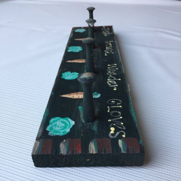 Garden Lover Gift Wooden Tool Rack Handmade Craft Wall Hanging Painted 4 Hooks - Picture 3 of 11